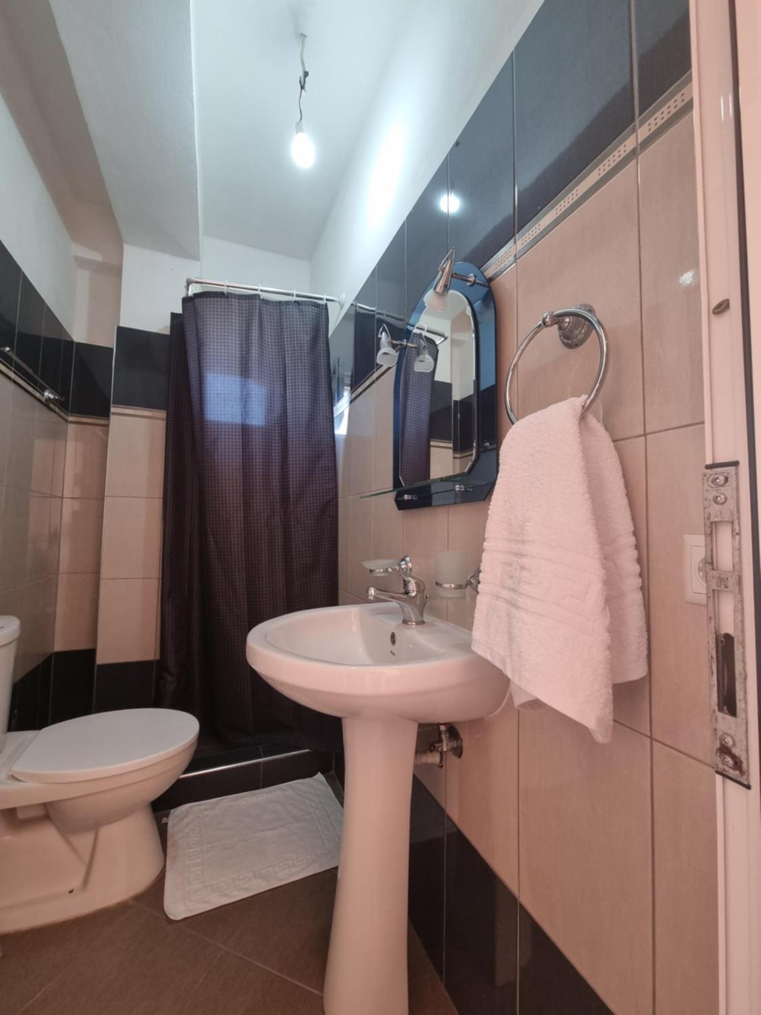 Let Rooms Lukova Exterior foto