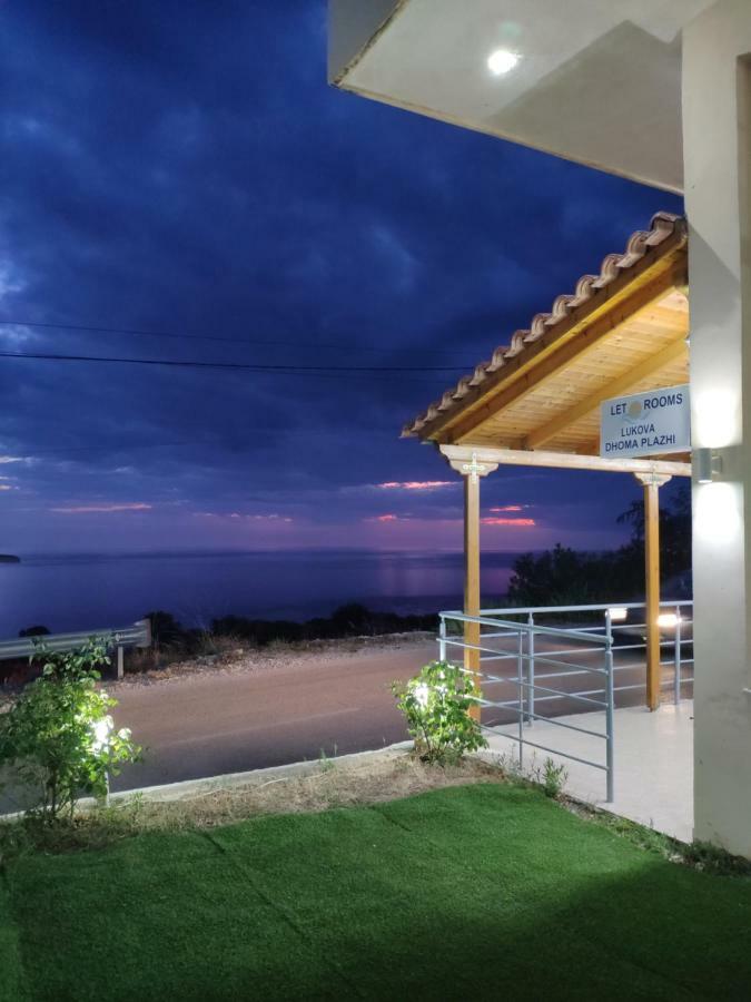 Let Rooms Lukova Exterior foto